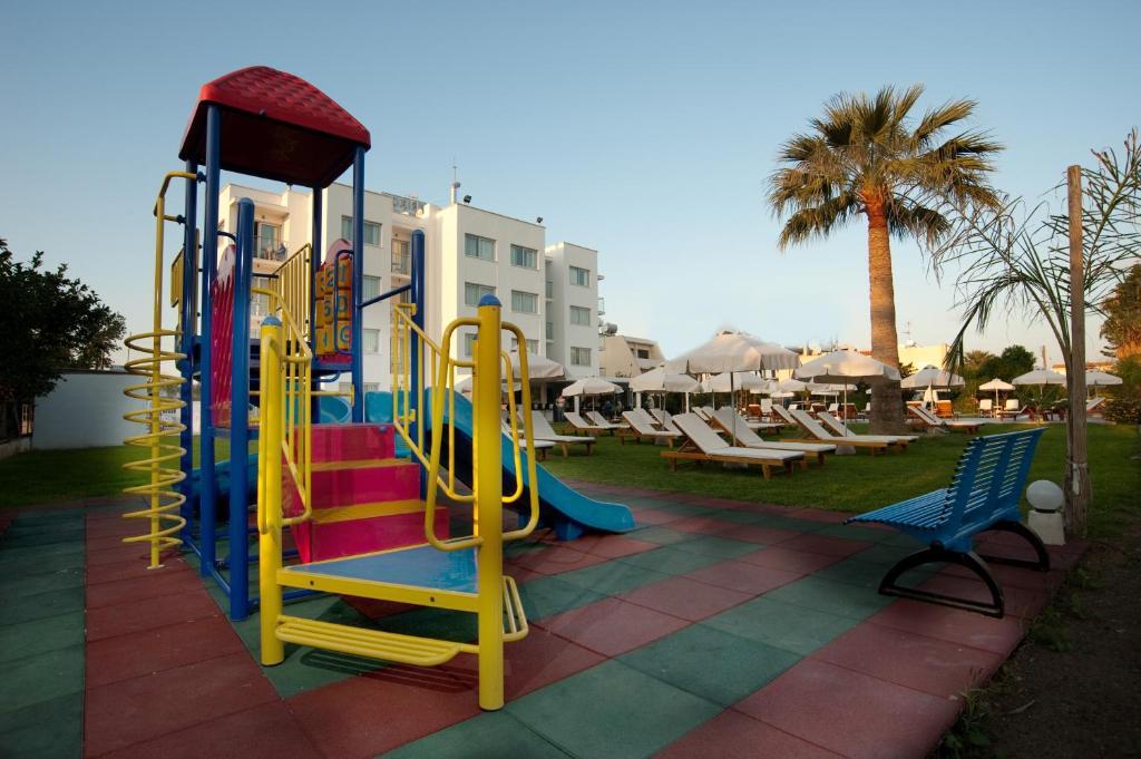 Aparthotel Frixos Larnaka